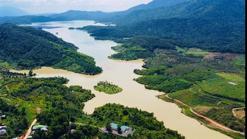 Hồ Đa Mi - Viên ngọc xanh ẩn trong rừng già hùng vĩ
